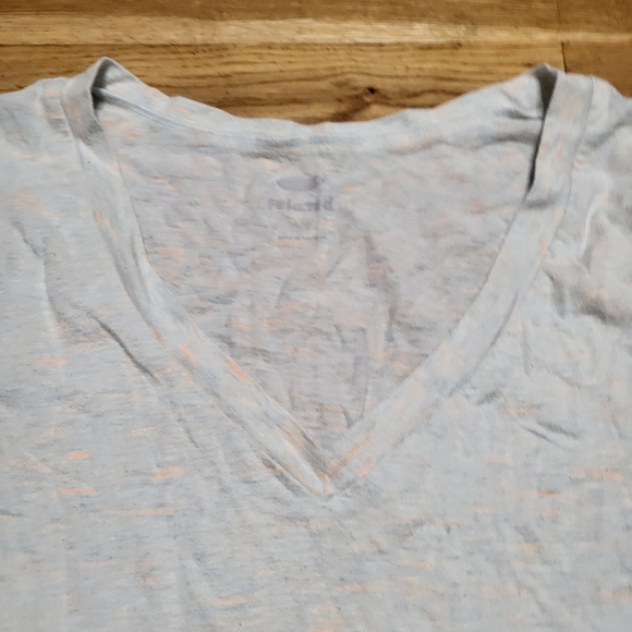 5/$15 Womens V-Neck T-shirt - Picture 3 of 8